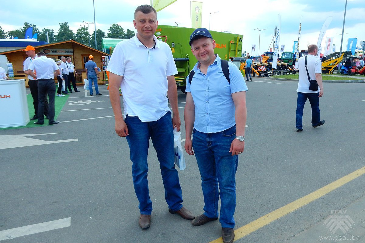 Спецыялісты з СПК “Белавежскі” Сяргей Козел і Аляксандр Корж 
