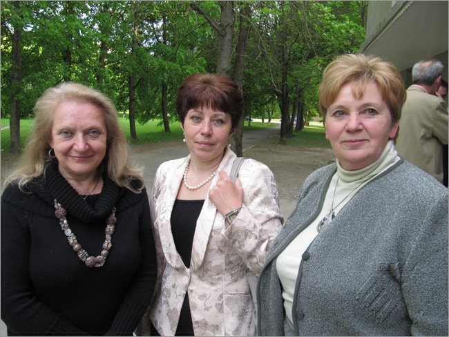 Усе гэтыя жанчыны працуюць на нашым ветэрынарным факультэце – Ірына Селюк, Ала Свірыдава і Магдалена Вялічка 