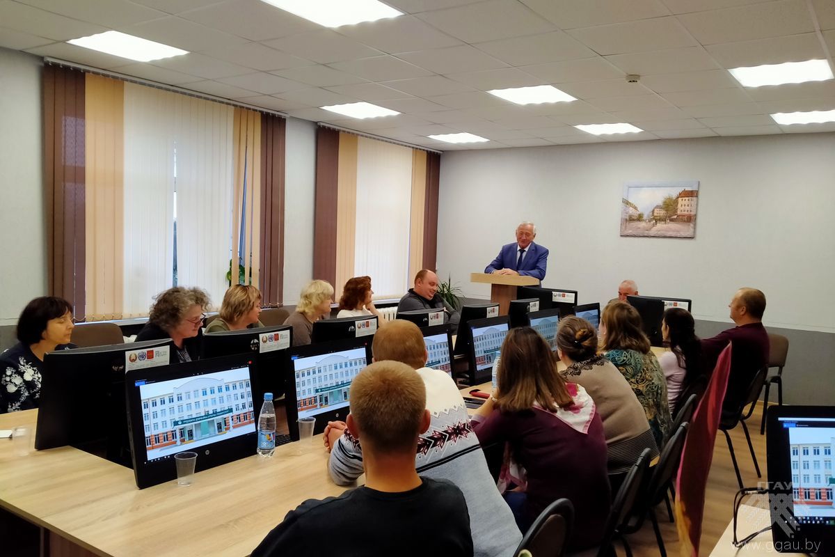 Выступление ректора университета Витольда К.П.