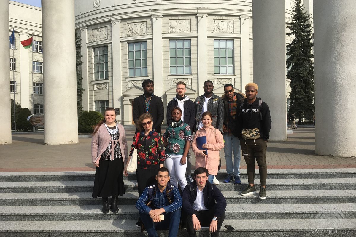 Иностранные студенты УО "ГГАУ" посетили Национальную академию наук Беларуси