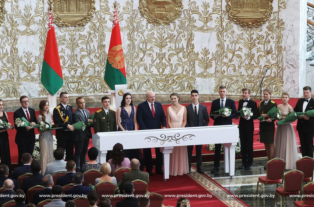 Республиканский бал выпускников вузов с участием Президента Республики Беларусь А.Г. Лукашенко - 2021
