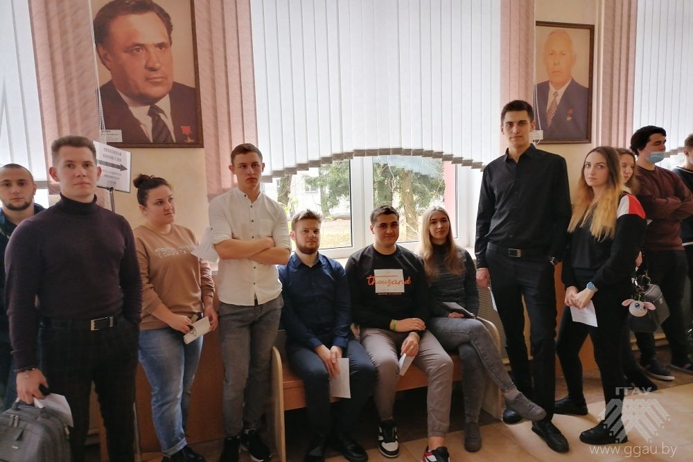 На здымку акрамя Івана Пушкарова (крайні злева), студэнты 5-га курса маёй куратарскай групы
