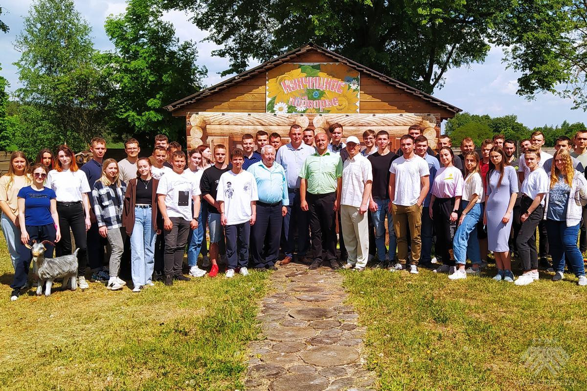 За опытом в передовое хозяйство «Кухчицы»