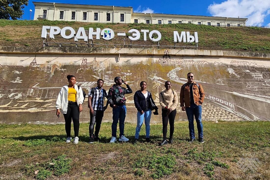 Иностранные слушатели факультета довузовской подготовки знакомятся с городом Гродно