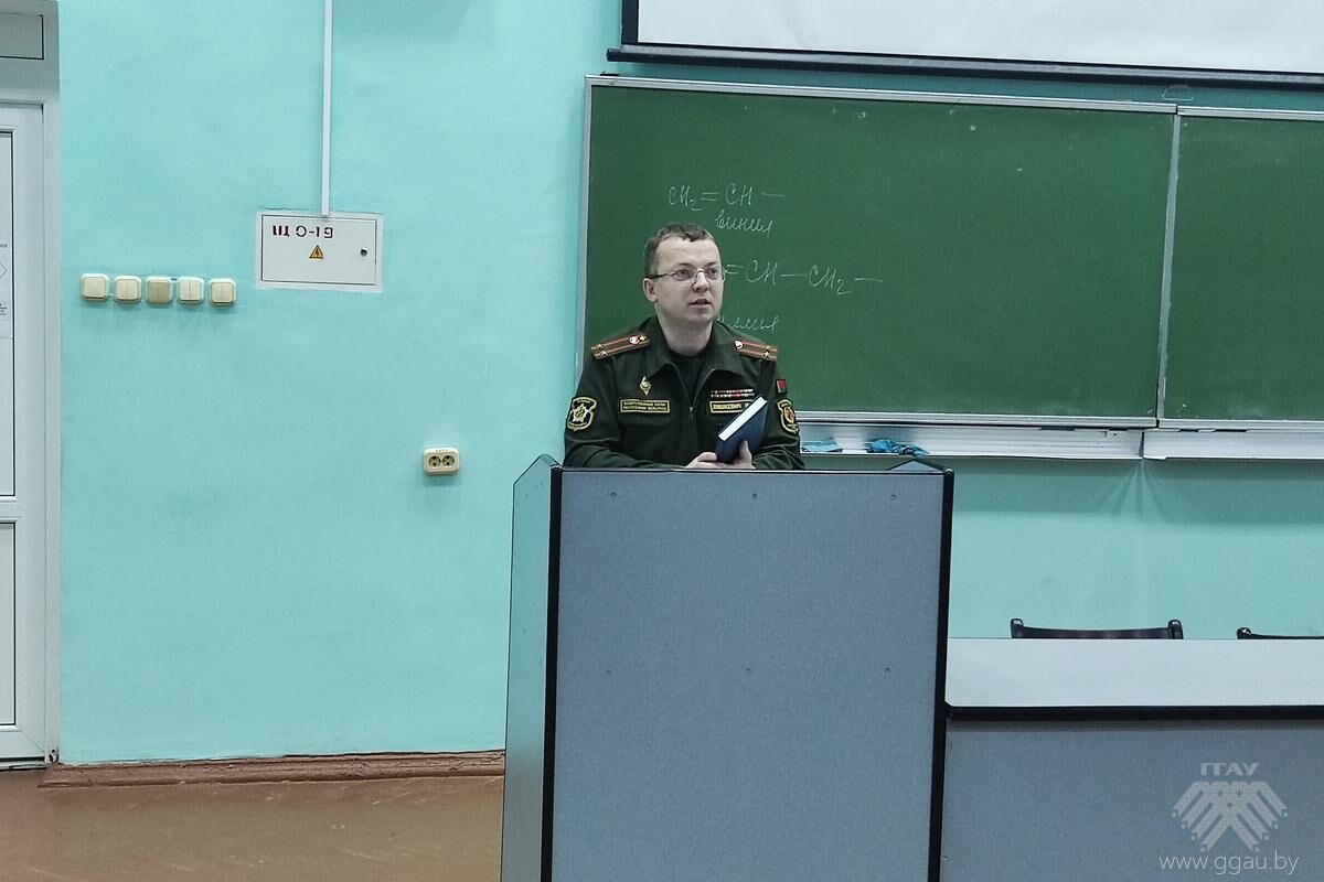 О службе в Вооруженных Силах Республики Беларусь поговорили с будущими призывниками