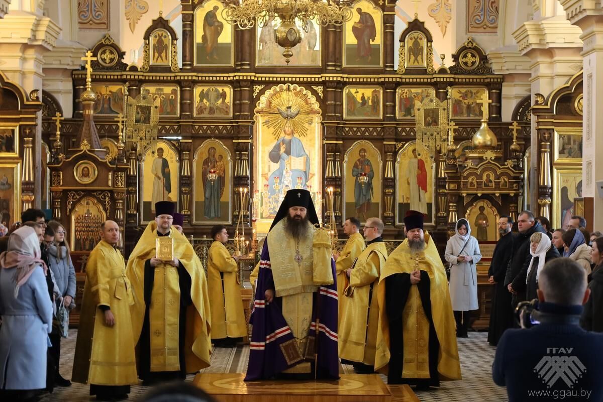 Архиепископ Антоний совершил молебен о здравии студентов и преподавателей ГГАУ