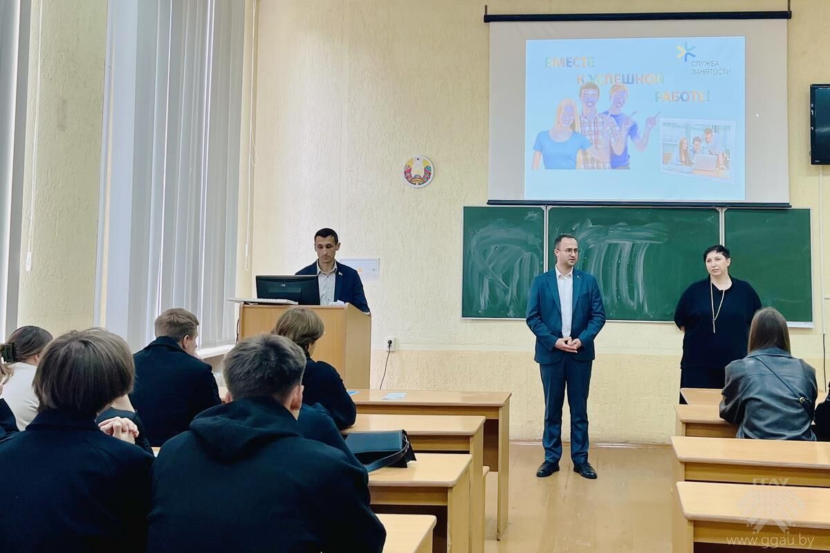 Виктор Киселев встретился с выпускниками ИТФ и ФЭБУ