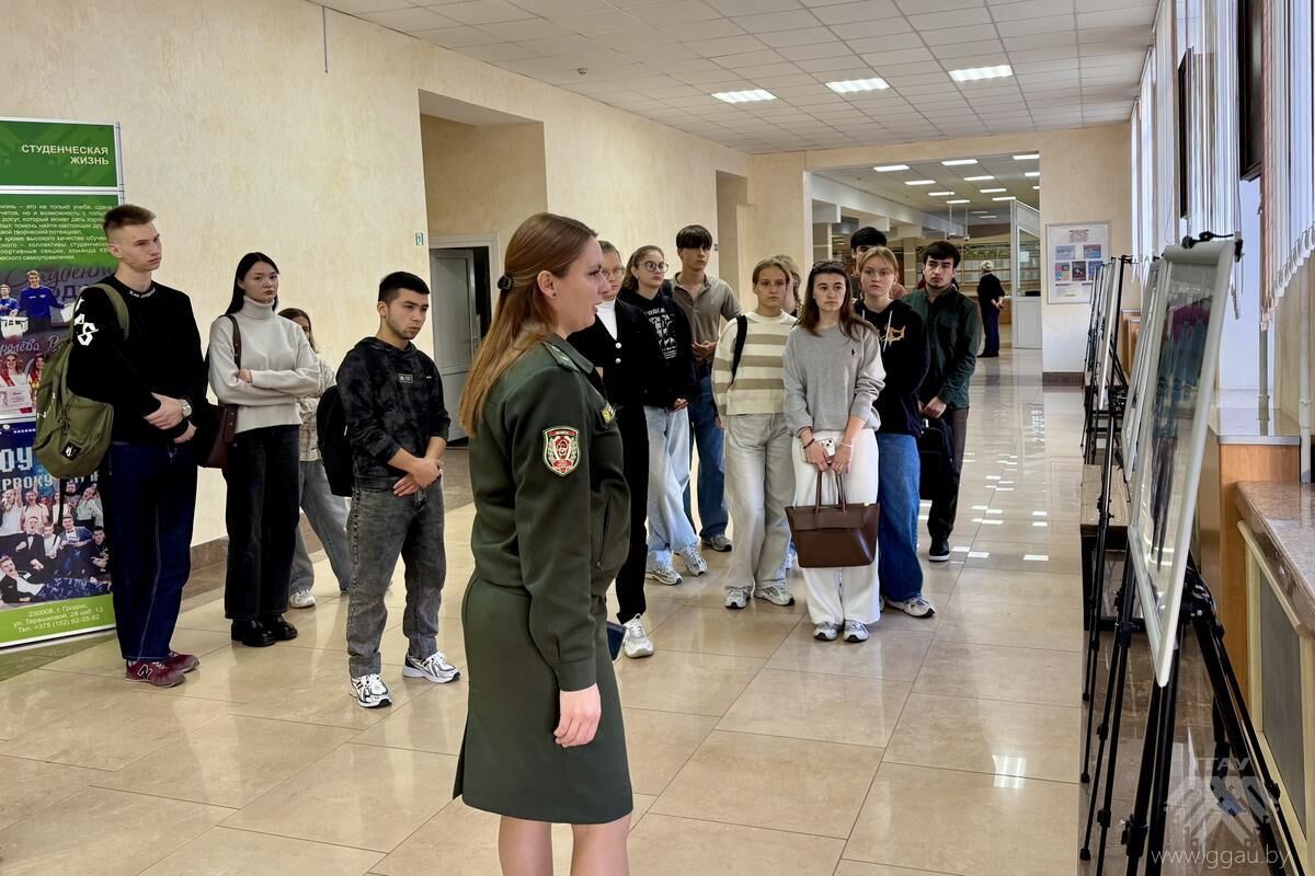 Студенты ИТФ посетили специализированную выставку, посвященную фестивалю «Голоса границы»