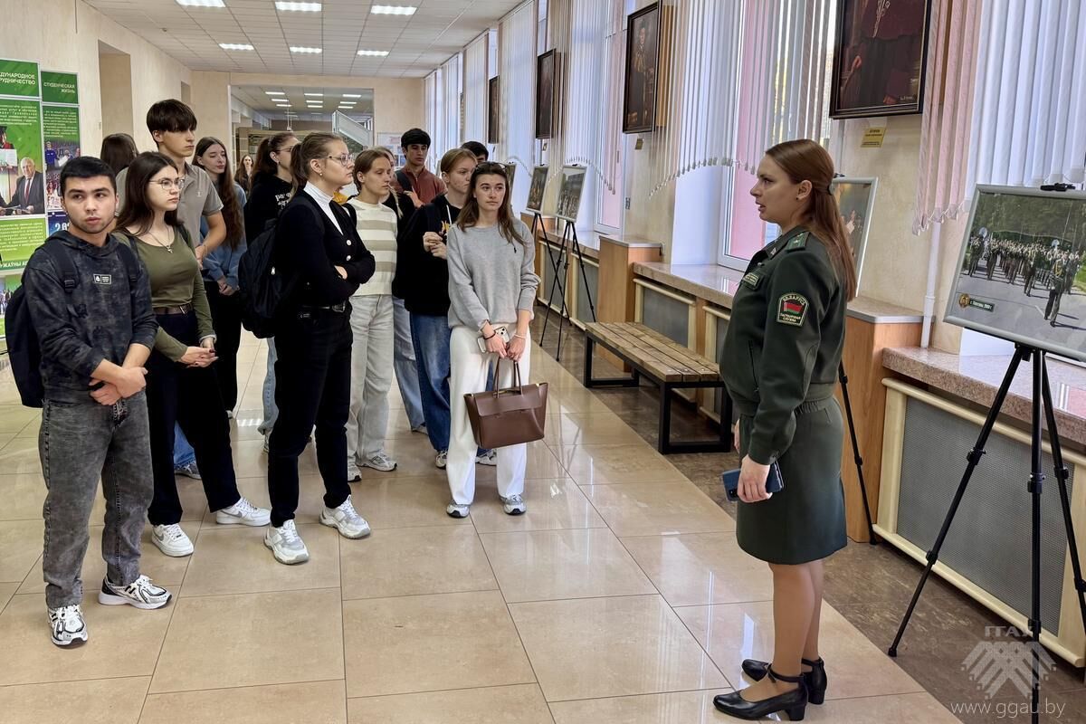 Студенты ИТФ посетили специализированную выставку, посвященную фестивалю «Голоса границы»