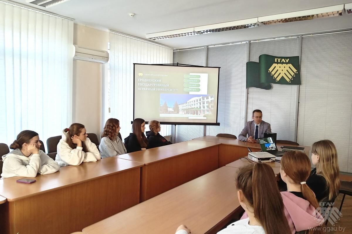 Школьники Калинковичского района в аграрном