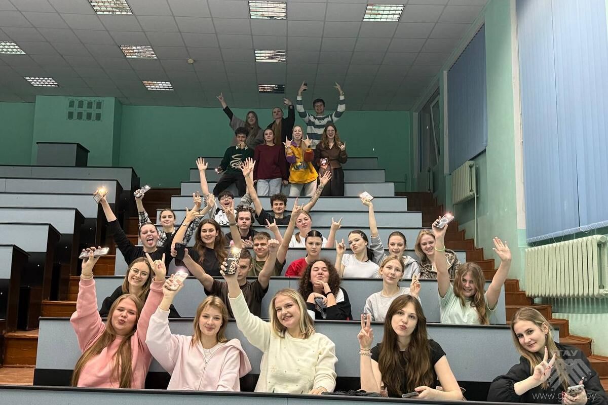Команда ФВМ – победитель конкурса «Шоу первокурсников - 2025»