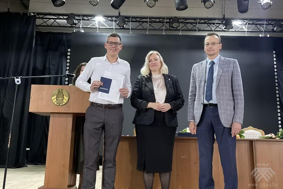 Поздравляем выпускников факультета экономики и бухгалтерского учета с успешным завершением обучения