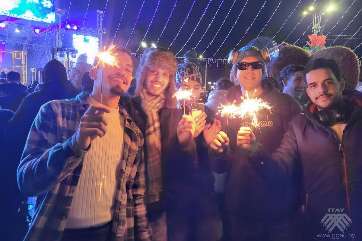 Слушатели ФДП знакомятся с «Чароўнымі ліхтарыкамі»