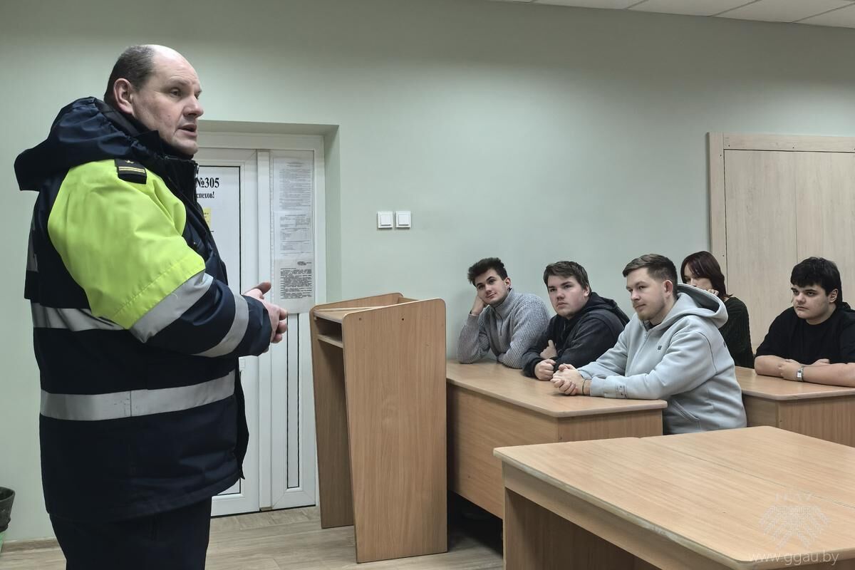 Диалог на дороге: встреча студентов с представителями ГАИ