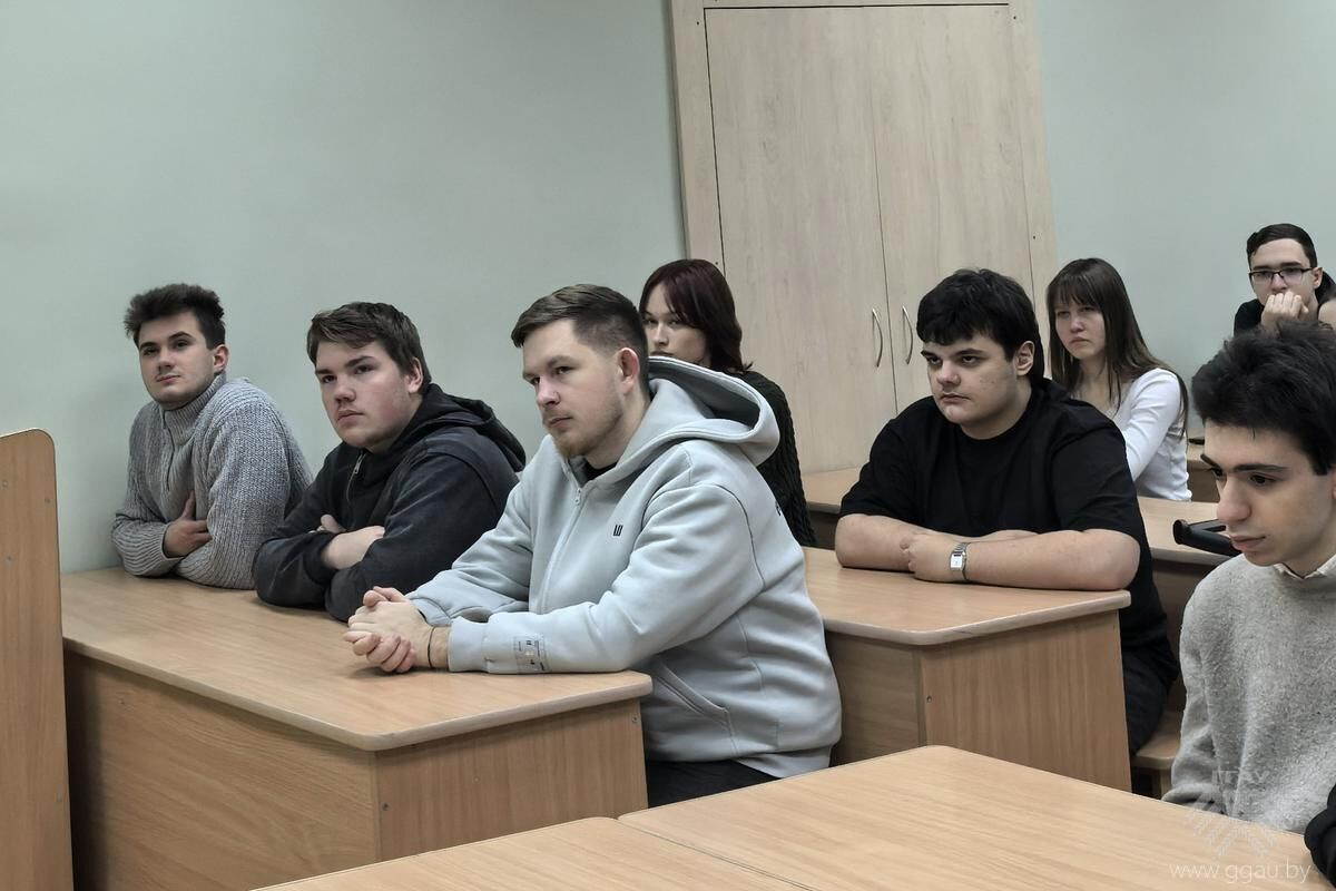 Диалог на дороге: встреча студентов с представителями ГАИ