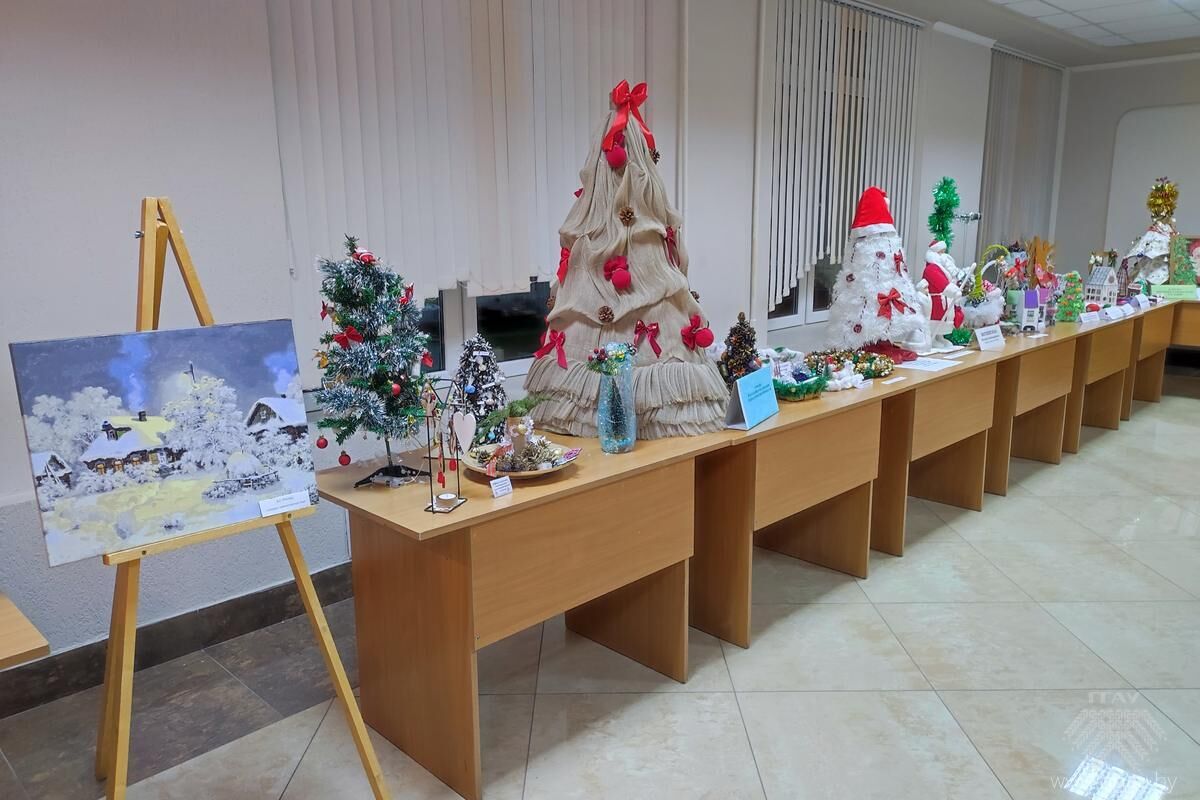 В ГГАУ открылась выставка: "Новогоднее настроение"