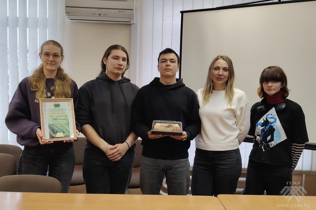 3 место - команда биотехнологического факультета "Истребители"
