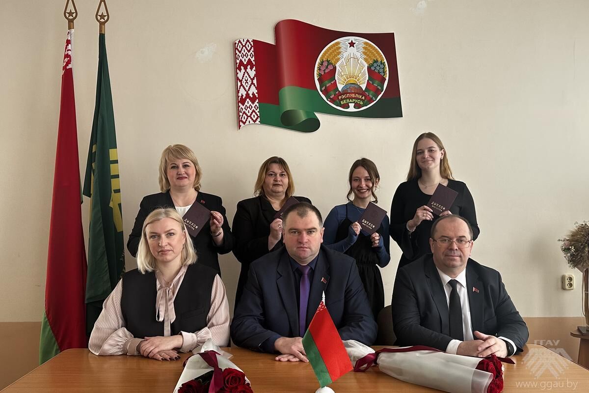 Вручение дипломов магистров наук