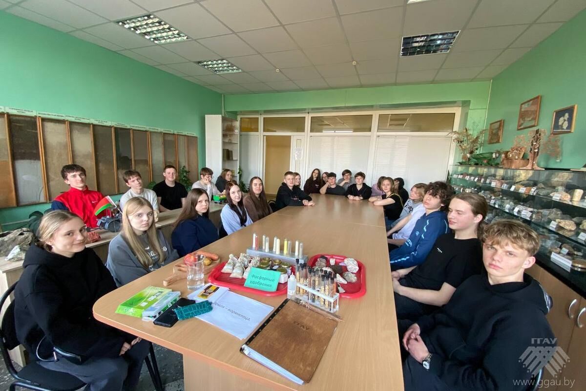 Визит школьников из Смолевичского района