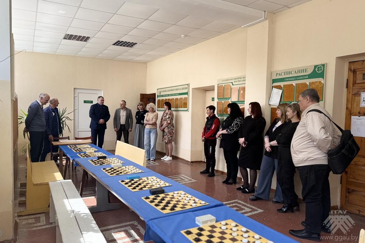 100 шагов к юбилею. Турнир по шашкам