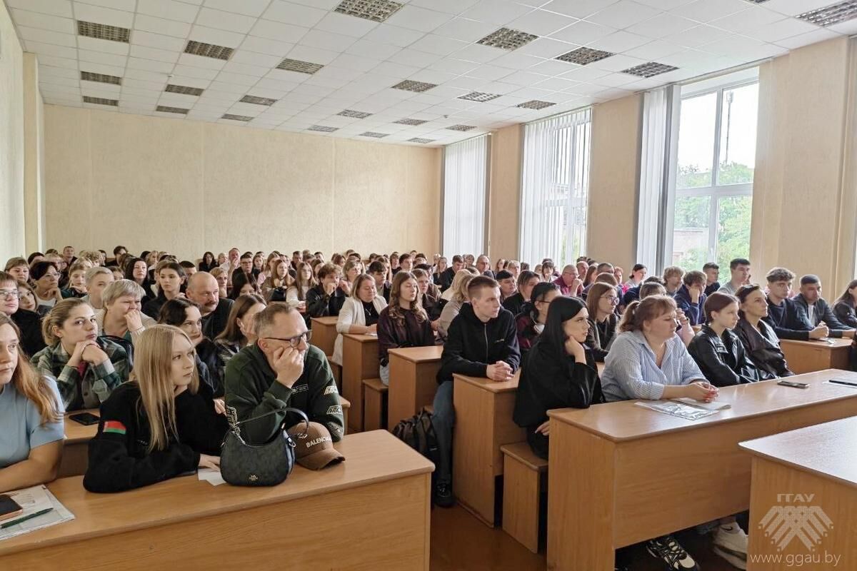 Встреча будущего: путь к успеху на факультете экономики и бухгалтерского учета