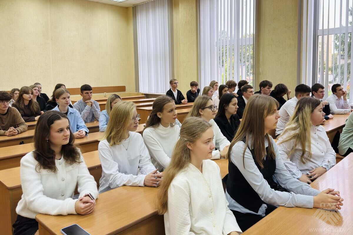 Открытый диалог ректора и студентов о перспективах обучения в университете
