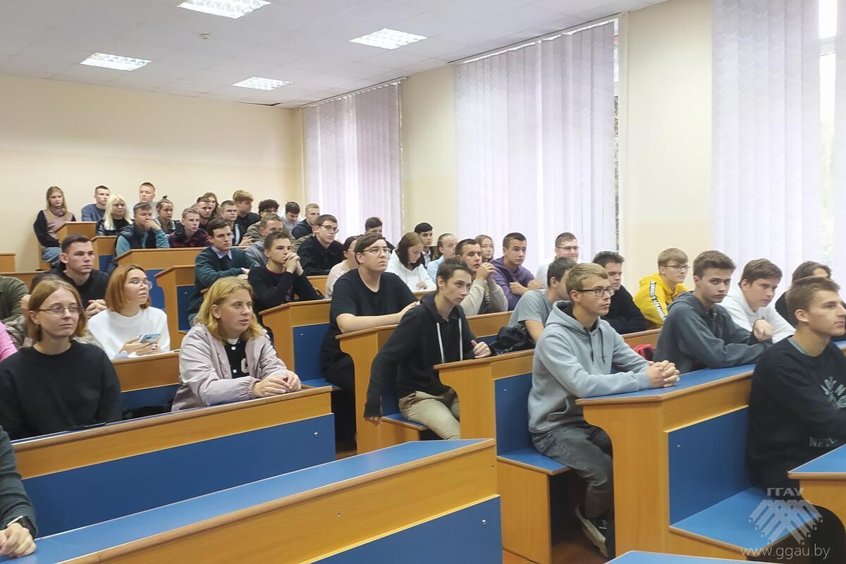Встреча ректора В.В. Пешко со студентами 1 курса агрономического факультета