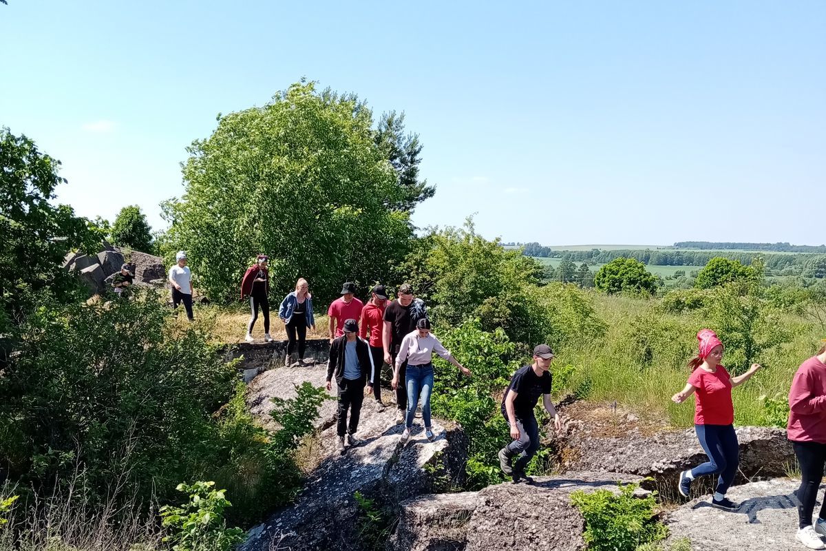 На взорванном бетонном бруствере форта №1 Гродненской Крепости у д. Загораны
