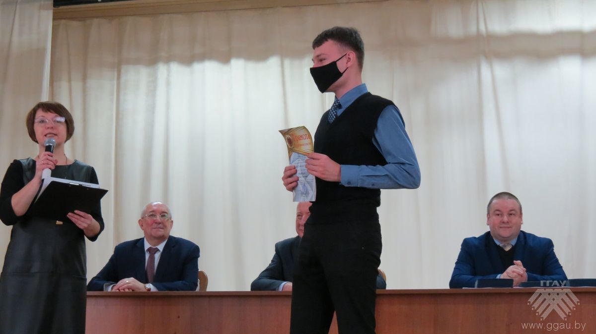 Выпускники ИТФ получили дипломы и путевку в самостоятельную жизнь
