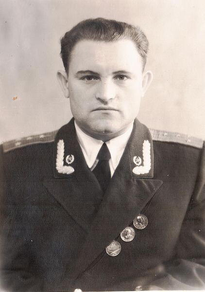 1957г. 32 года Алдохин П.И. капитан (замполит полковой школы сержантов)
