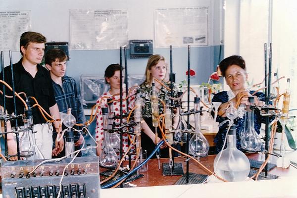 Доцент Д.М. Андреева на занятии со студентами