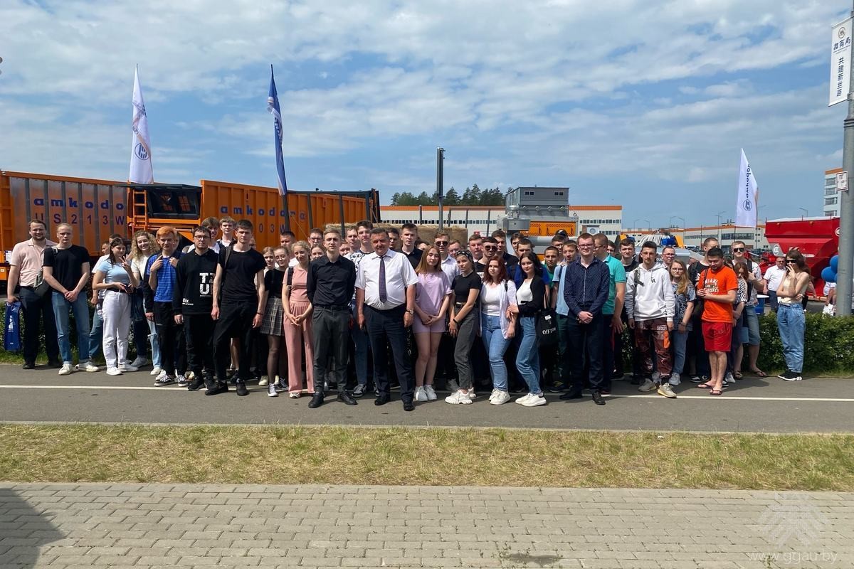9 июня студенты аграрного университета посетили сельскохозяйственную выставку «Белагро-2022»