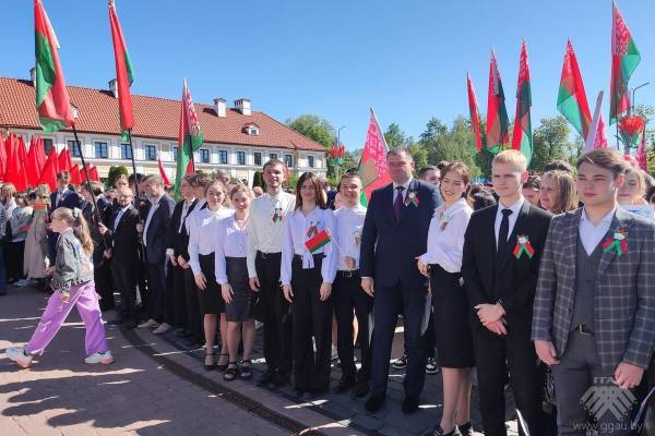 Делегация ГГАУ приняла участие в торжественном митинге, посвященном Дню Государственных флага, герба и гимна Республики Беларусь