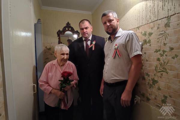 Чествование ветерана ВОВ в преддверии Дня Независимости Республики Беларусь