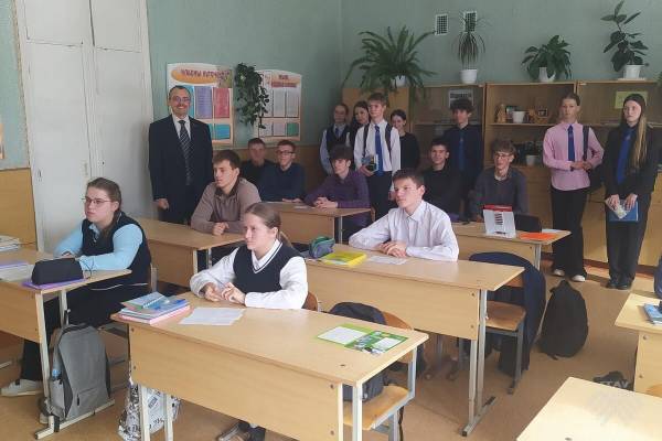 Профессия начинается со встречи: университет в гостях у выпускников
