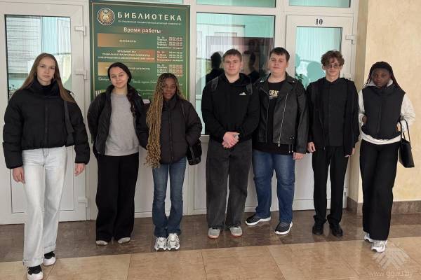 Библиотека как источник знаний: экскурсия студентов 2 курса ИТФ в библиотеку ГГАУ