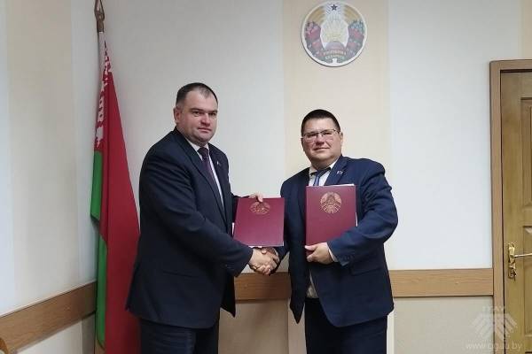 Подписание договора о сотрудничестве с главным финансовым управлением Гродненского областного исполнительного комитета