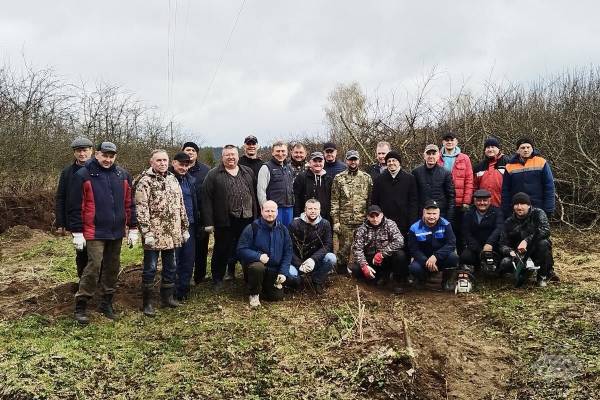 Субботник на опытном поле университета