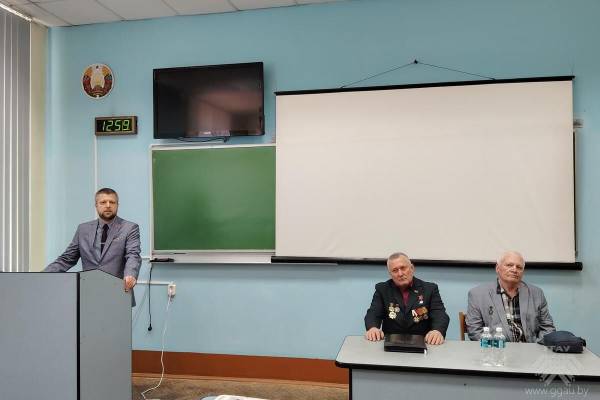 В университете прошел открытый диалог, посвященный 40-й годовщине трагедии на Чернобыльской АЭС 